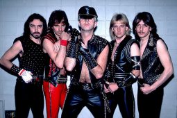 imagen de Judas Priest sigue de luto por su ex compañero Dave Holland.
