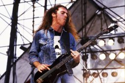 imagen de Fans de Metallica proponen crear el «Cliff Burton Day» en honor al fallecido bajista