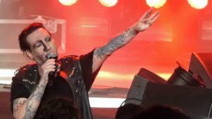 imagen de Marilyn Manson acortó su actuación en Texas debido a ‘intoxicación alimentaria’.