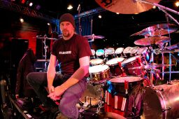imagen de Manowar ha reclutado a Anders Johansson como el nuevo baterista de la banda.