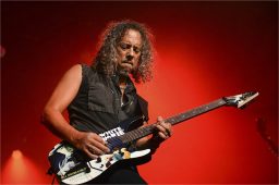 imagen de Kirk Hammett guitarrista de Metallica estrena su primer single en solitario «High Plains Drifter»